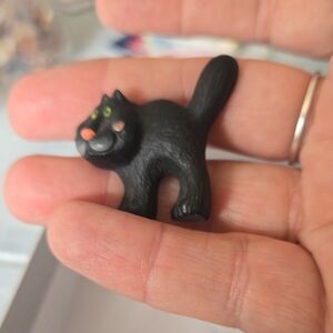 Black Hallmark 1987 Cat Figurine Brooch